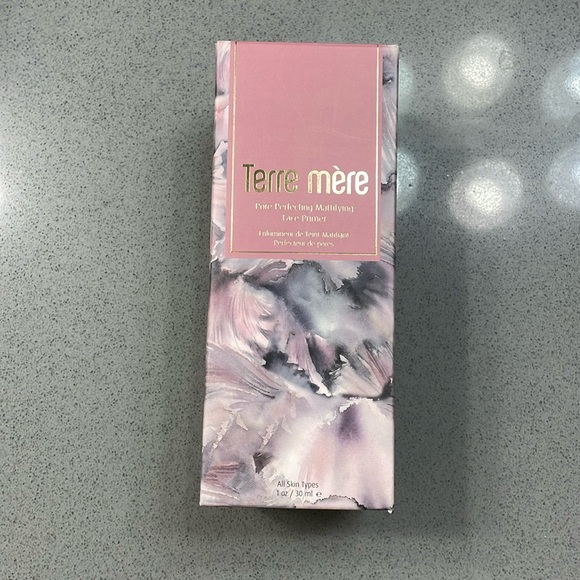 Terre Mere pore perfecting mattifying face primer. New in box - Picture 1 of 4